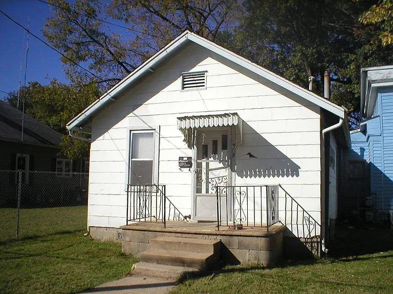 House for rent at 508 W Arch St, Nevada, MO 64772