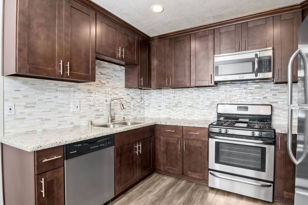 Apartment for rent at 2725 G St, San Diego, CA 92102