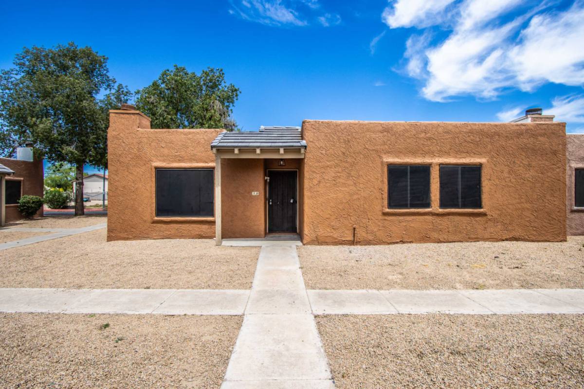Townhouse for rent at 15601 N 27th St #30, Phoenix, AZ 85032