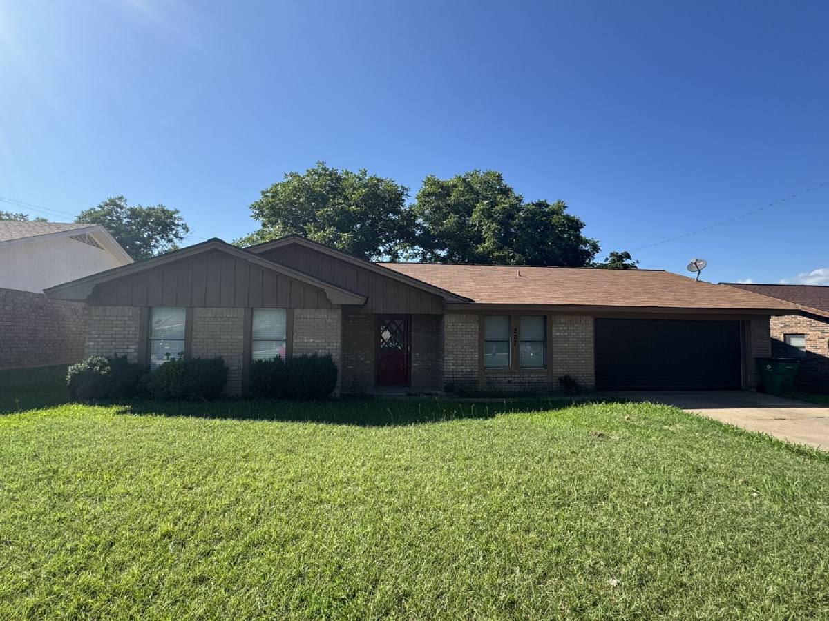 House for rent at 207 Sharp Dr, Stephenville, TX 76401