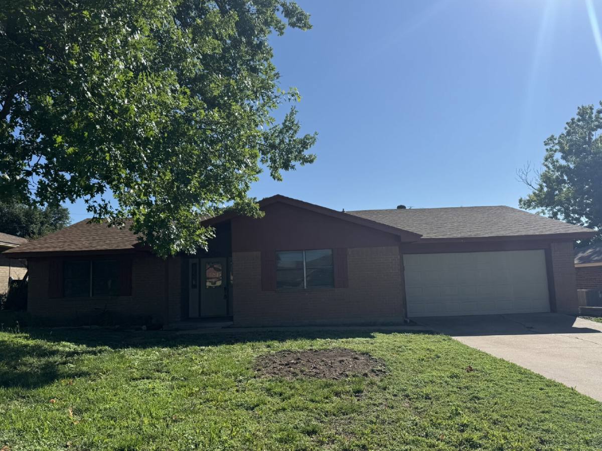 House for rent at 208 Prairie Wind Blvd, Stephenville, TX 76401