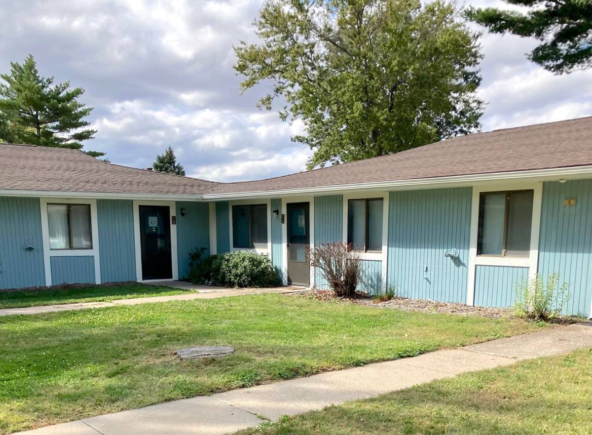 Apartment for rent at 1000 Hazel St, Pella, IA 50219