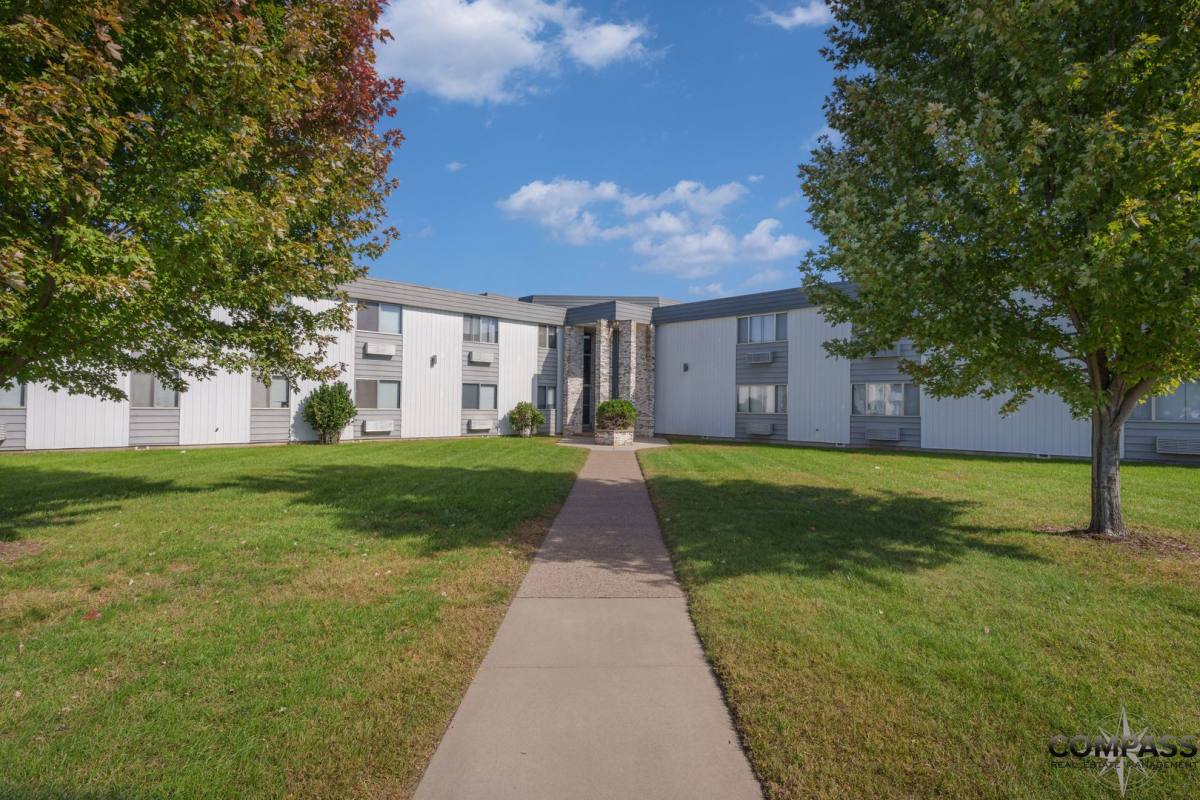 Apartment for rent at 1025 W Macarthur, Eau Claire, WI 54701