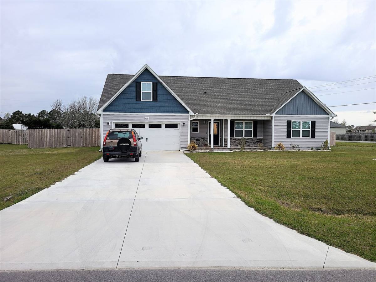 House for rent at 600 Osprey Landing Dr, Holly Ridge, NC 28445