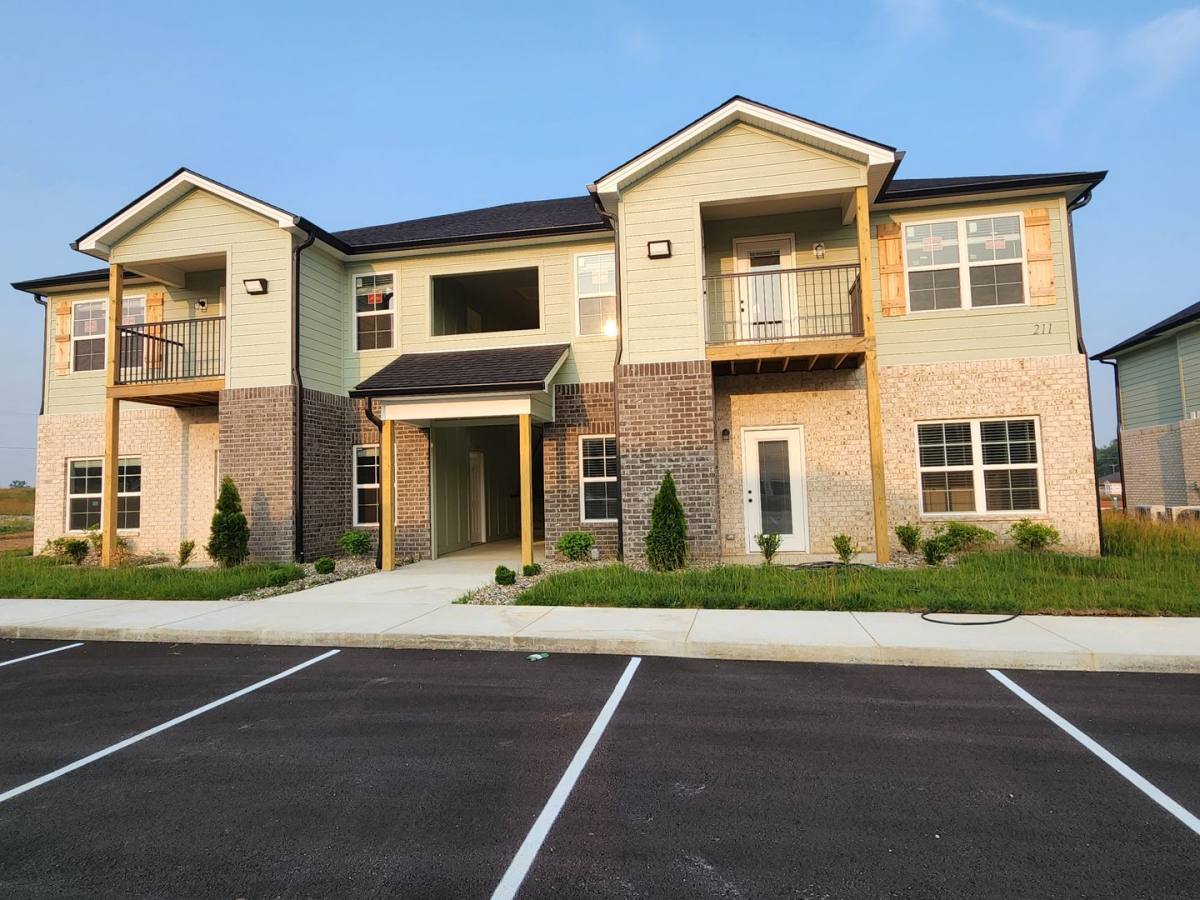 Apartment for rent at 211 Palmer Court, Glasgow, KY 42141