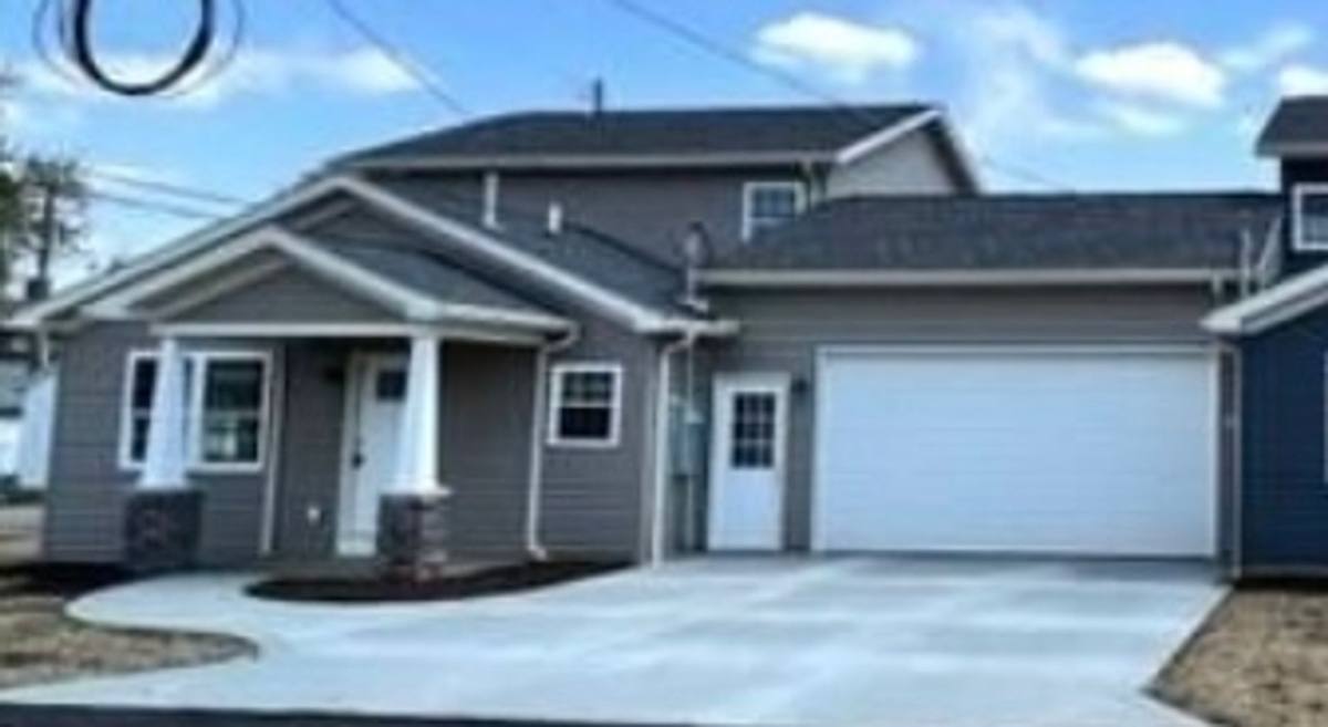 Apartment for rent at 313 315 6th Dr NW, New Philadelphia, OH 44663