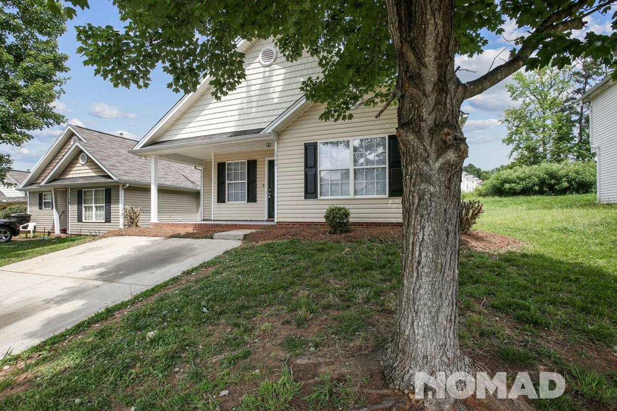 House for rent at 1306 Braveheart Lane, Charlotte, NC 28216