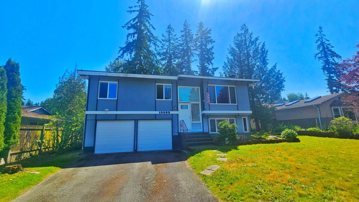 House for rent at 12533 SE 75th Place, Renton, WA 98056