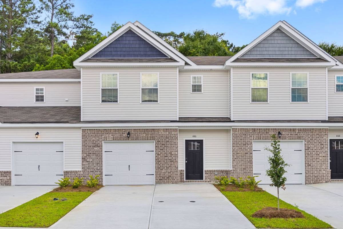 Townhouse for rent at 446 Governor Treutlen Dr, Pooler, GA 31322