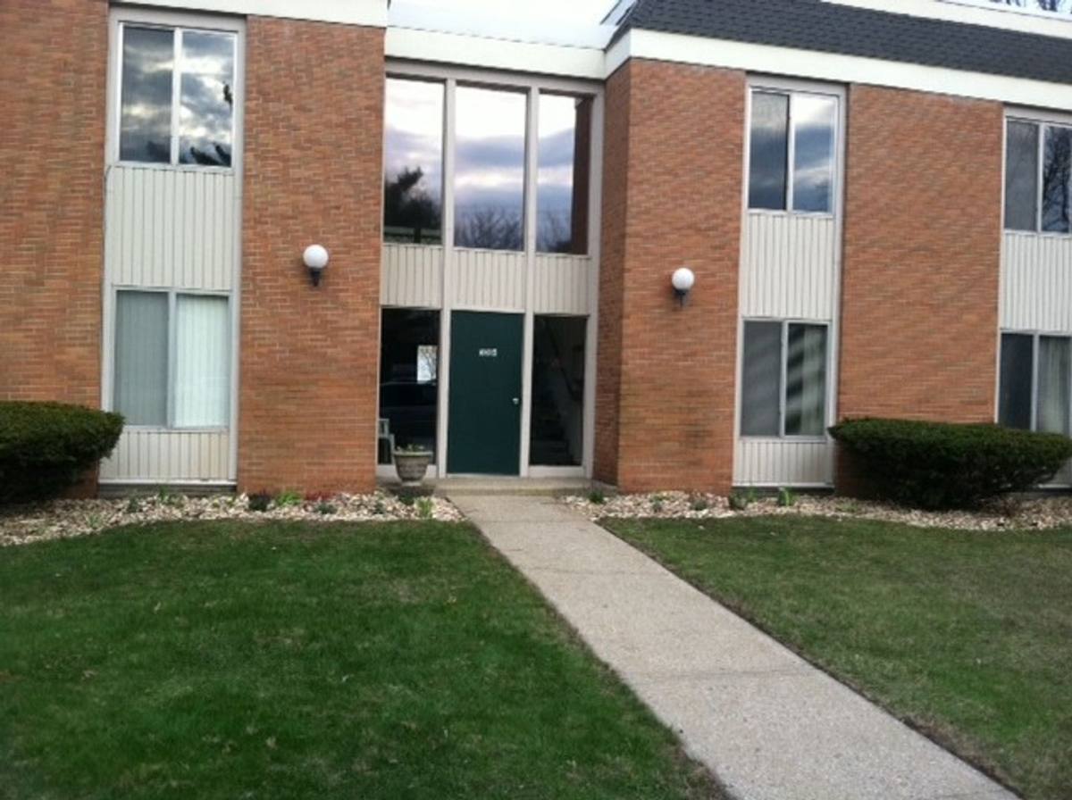 Apartment for rent at 889 Woodside, Muskegon, MI 49441
