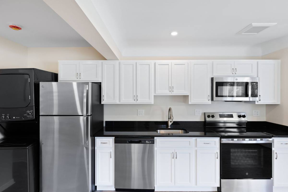 Apartment for rent at 2001-2011 E Eleven Mile Rd, Royal Oak, MI 48067
