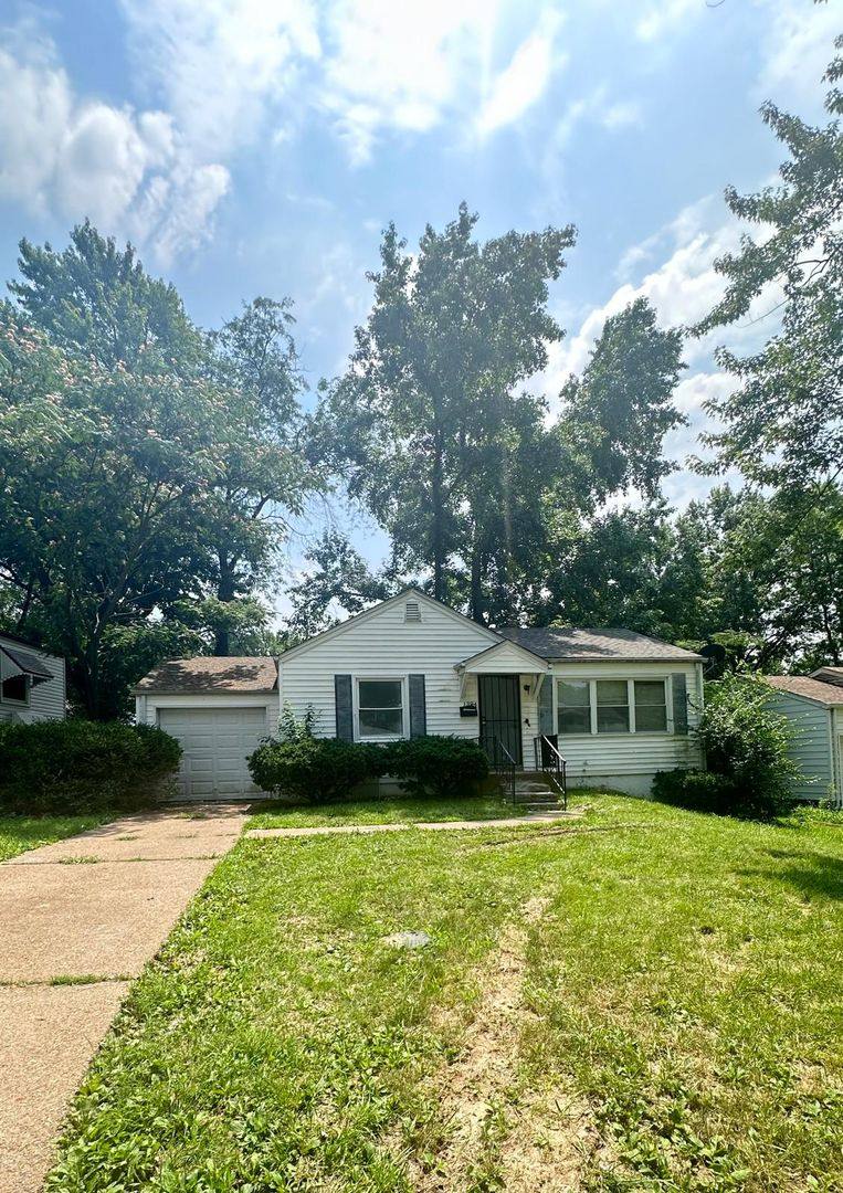 House for rent at 1324 Odessa Dr, Saint Louis, MO 63137