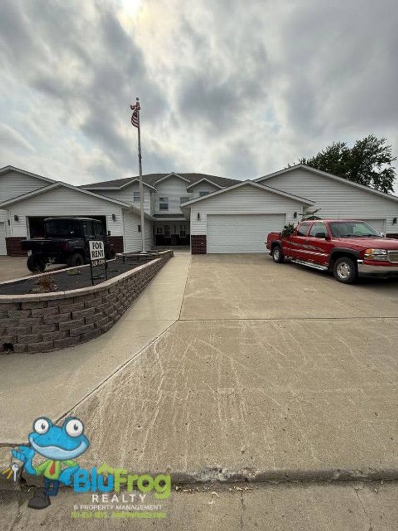 Townhouse for rent at 1409 8th Ave NE, Jamestown, ND 58401