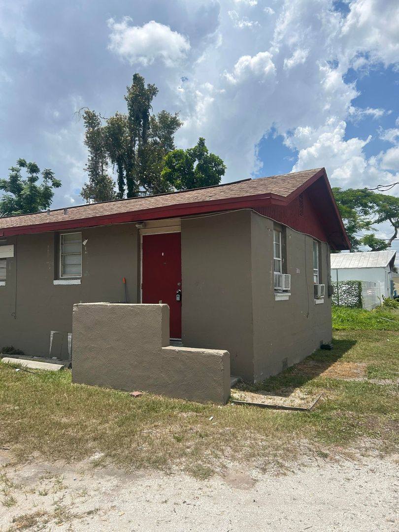 Apartment for rent at 205 4th St, Fort Myers, FL 33907