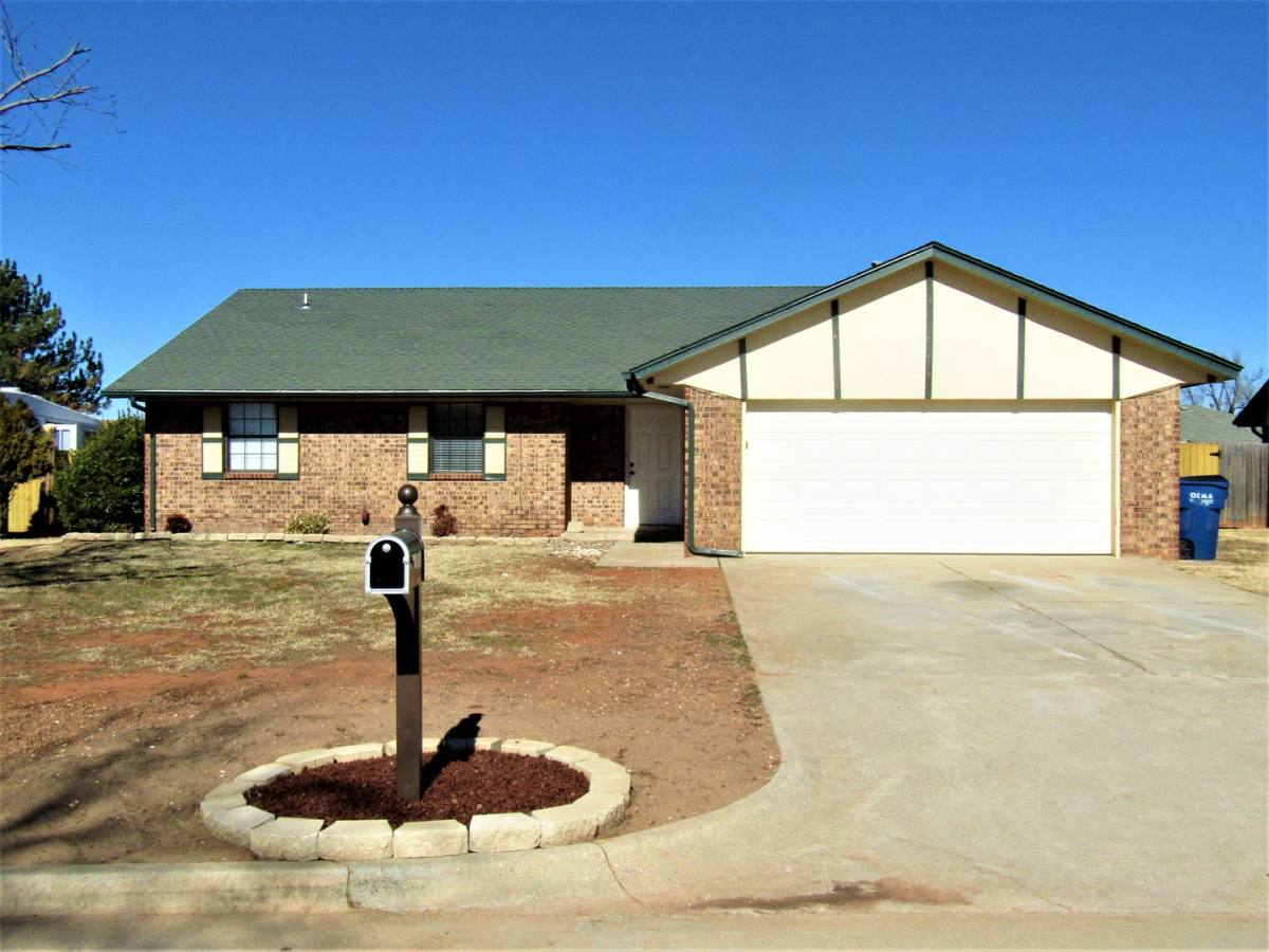 House for rent at 1135 W Johnathan Way, Mustang, OK 73064