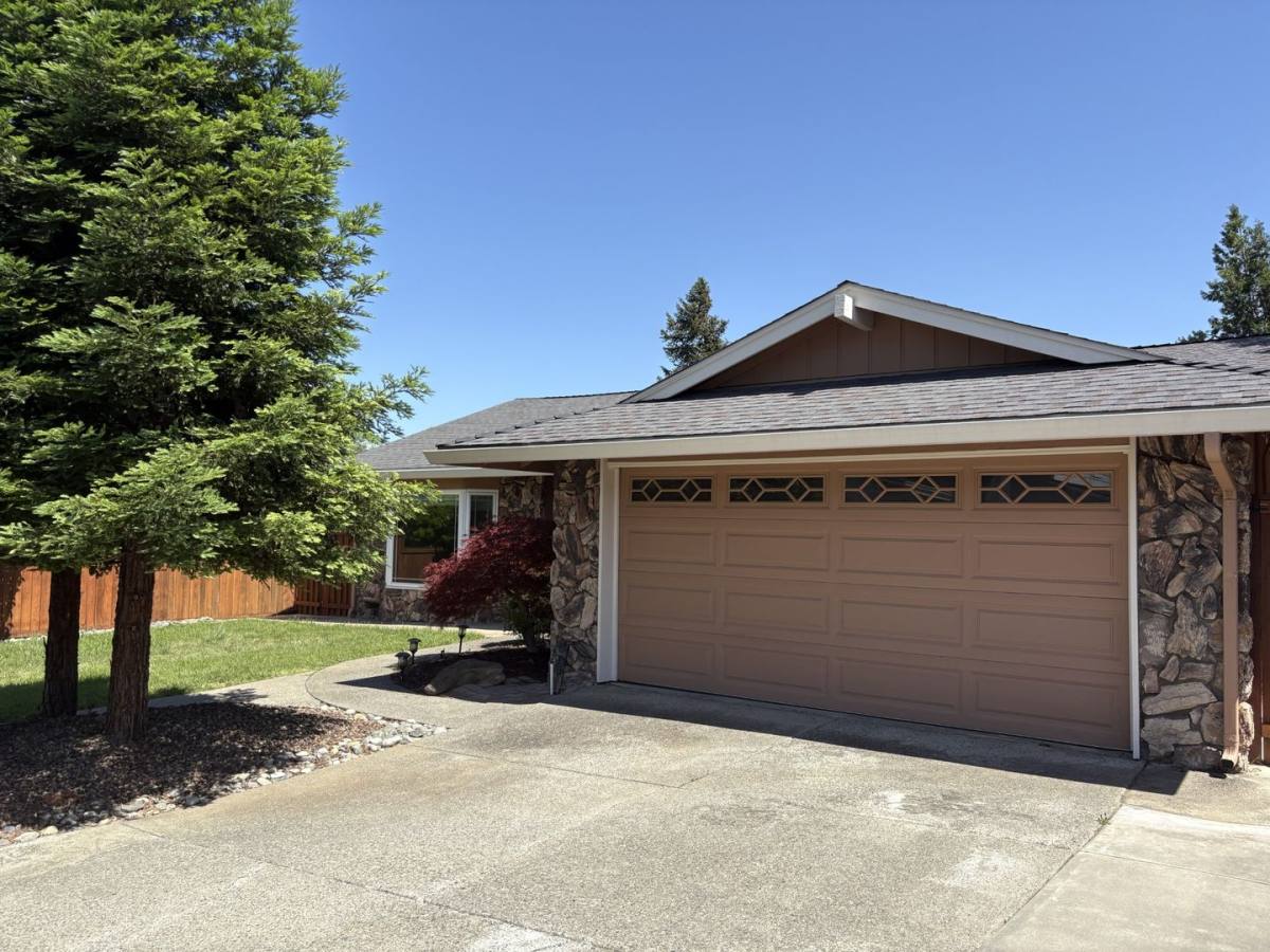 Apartment for rent at 480 Sandstone Dr, Vacaville, CA 95688