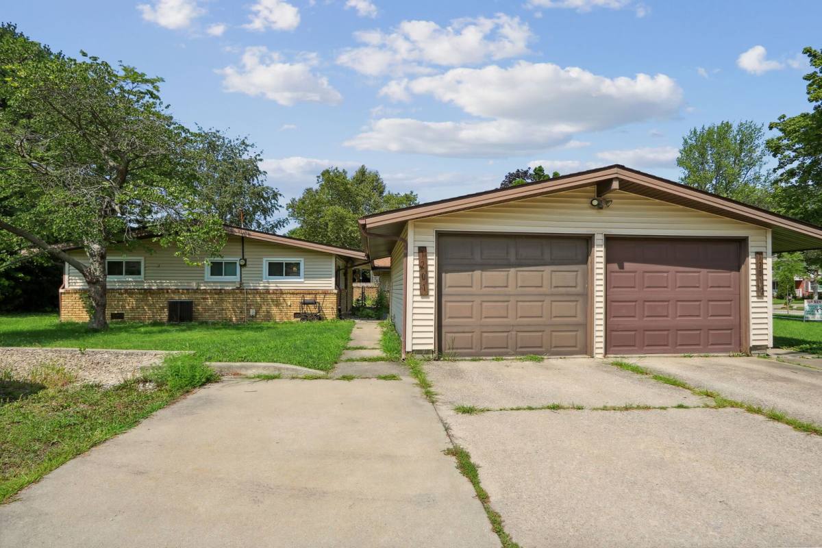 Apartment for rent at 1201 Broadmoor Dr, Champaign, IL 61821