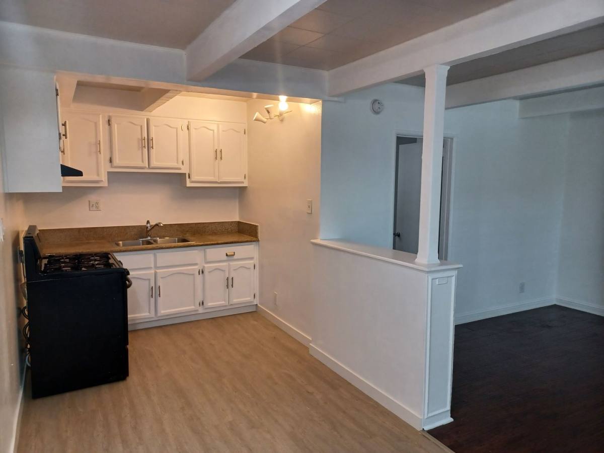 Apartment for rent at 11903 - 11913 Vanowen St, North Hollywood, CA 91605
