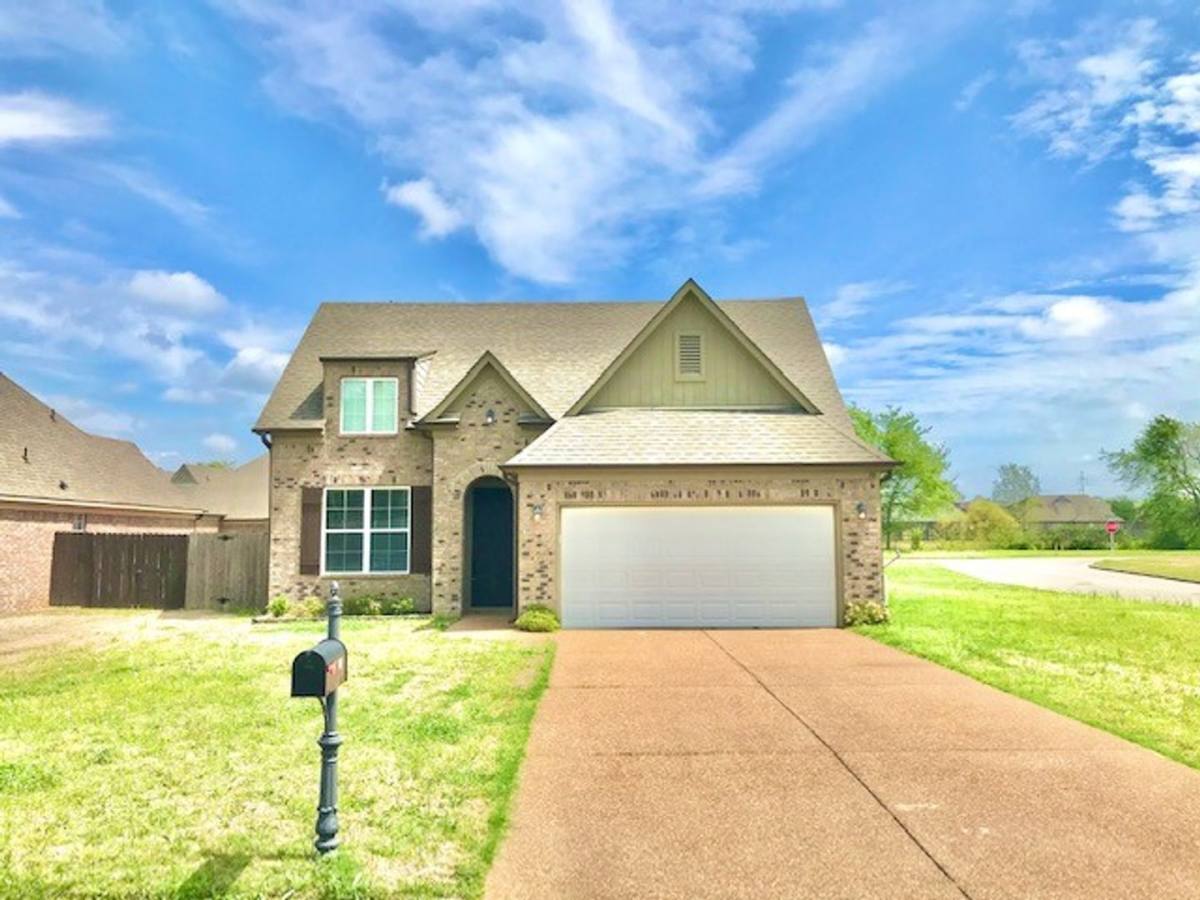 Apartment for rent at 10 Green Hills, Oakland, TN 38060