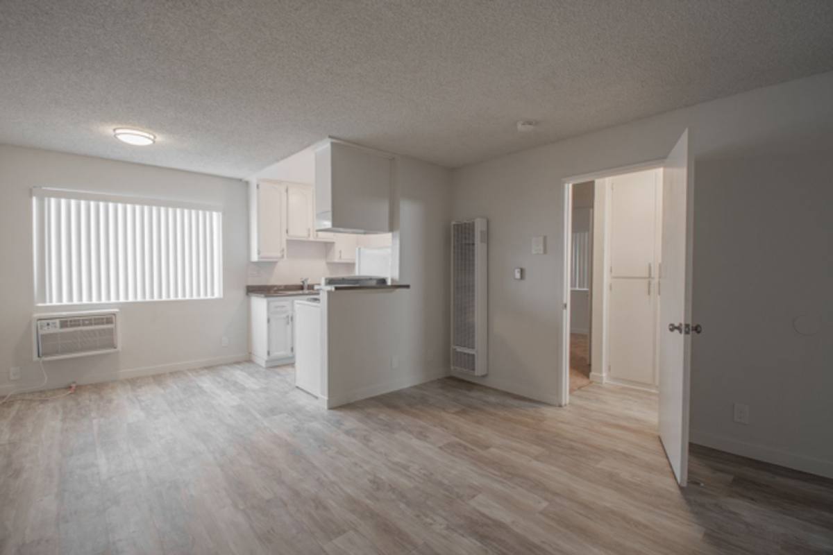 Apartment for rent at 10042 Commerce Ave, Tujunga, CA 91042
