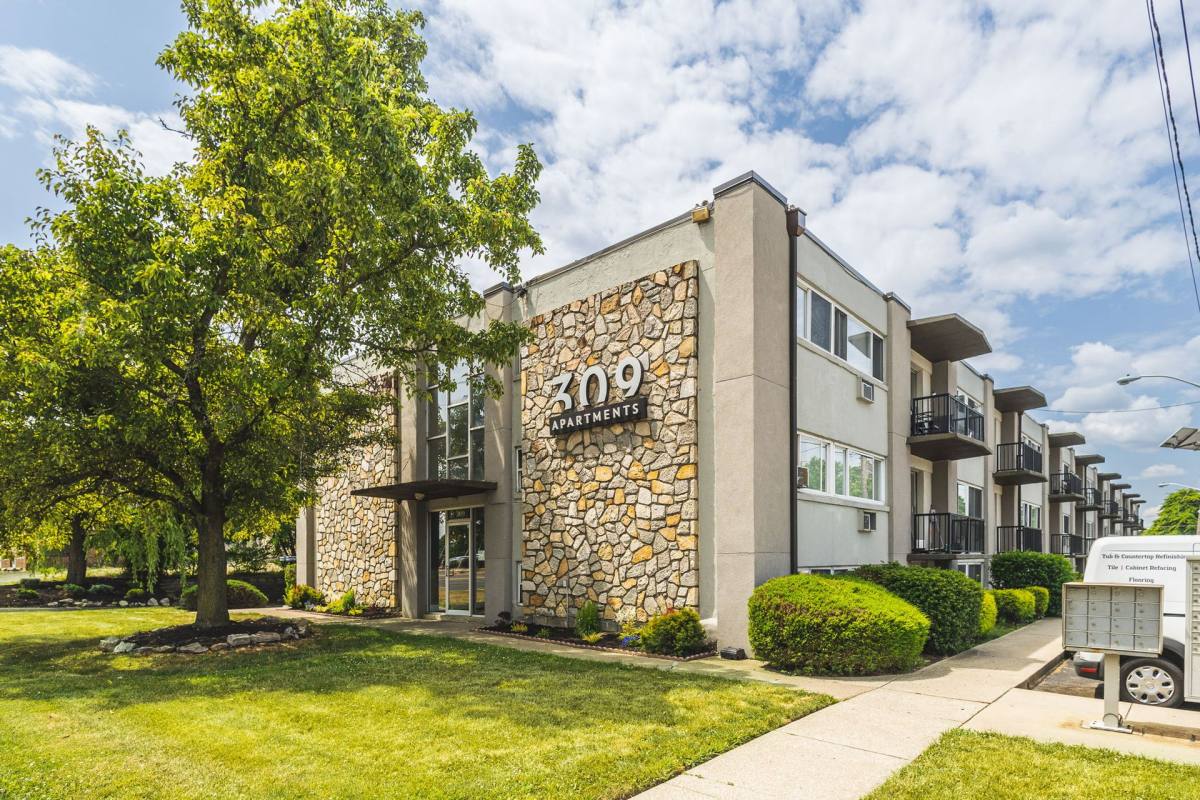 Apartment for rent at 309 N White Horse Pike, Somerdale, NJ 08083