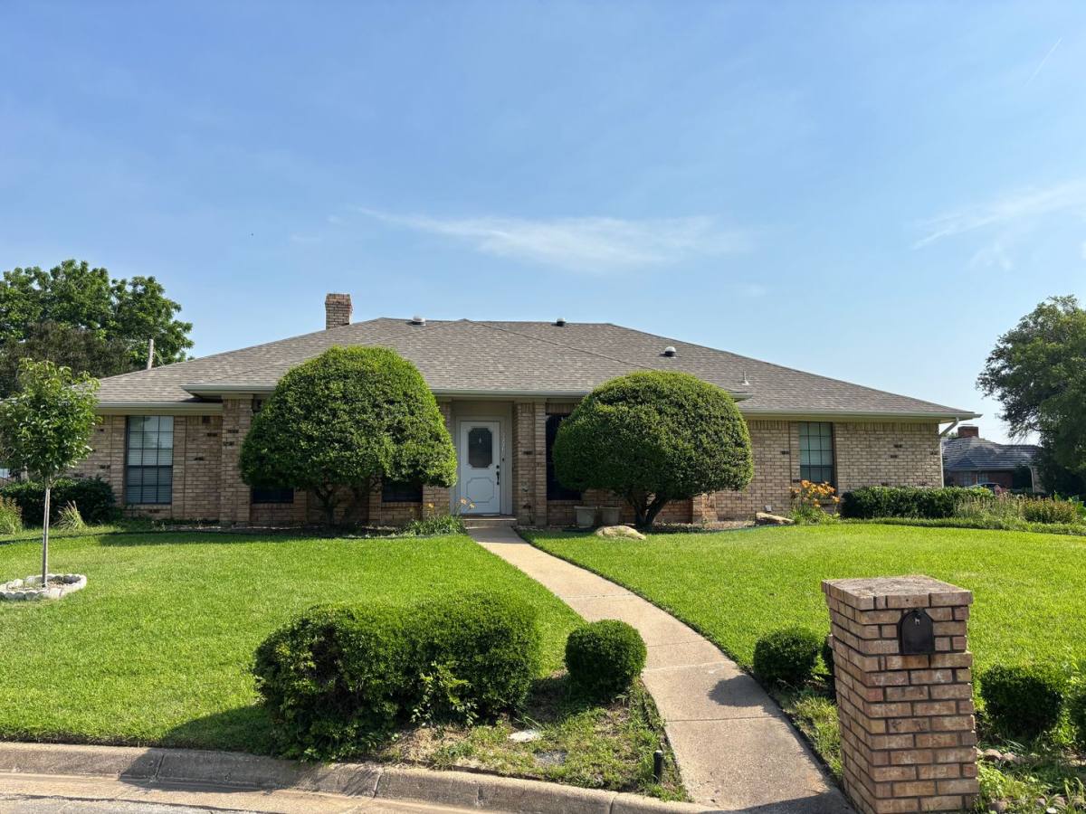 House for rent at 2226 Fall River Dr, Arlington, TX 76006