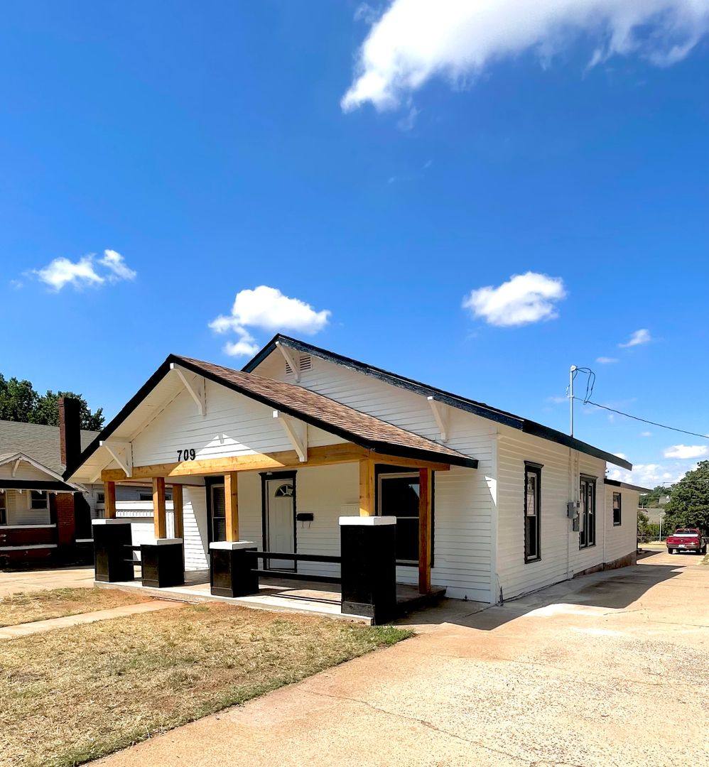 Apartment for rent at 709 N Broadway, Weatherford, OK 73096