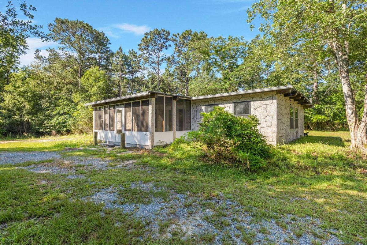 House for rent at 421 Budds Lane, Hampstead, NC 28443