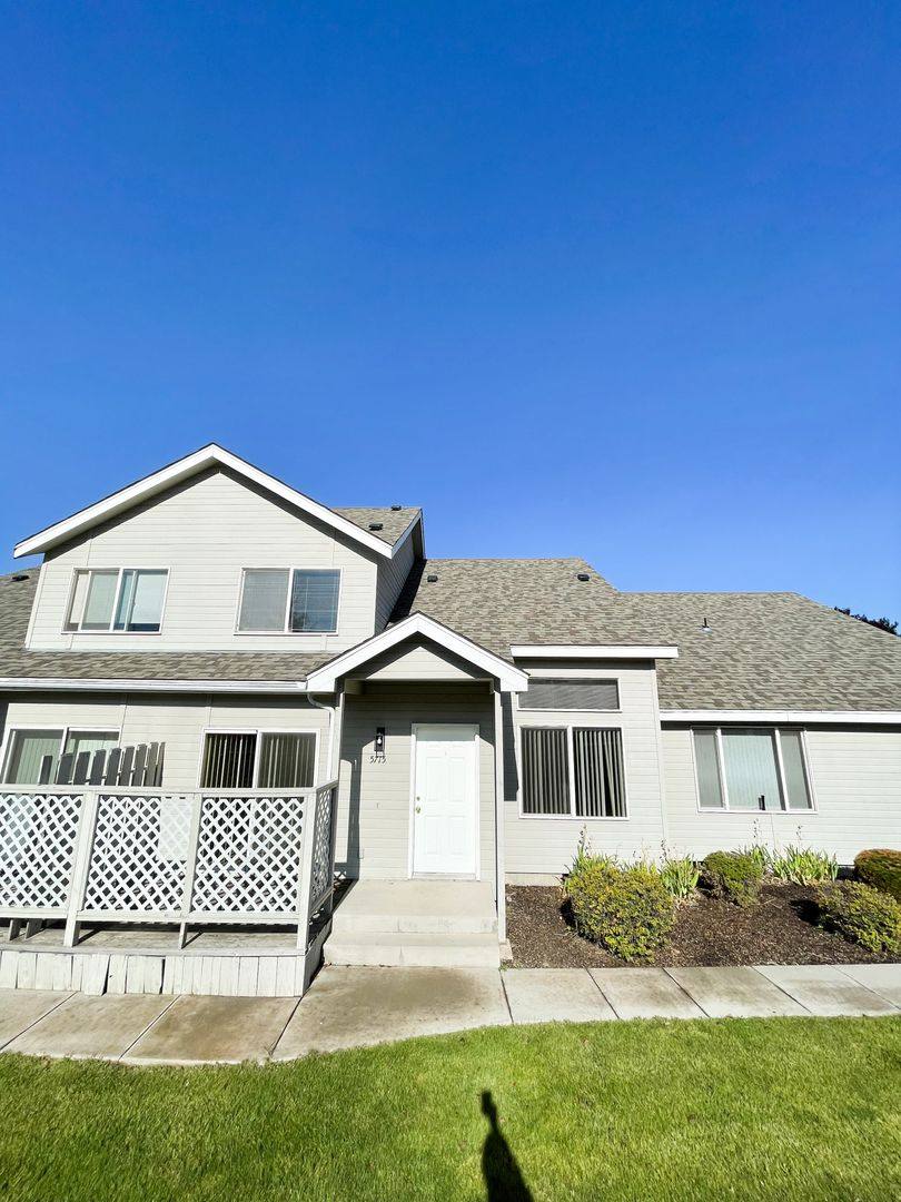 5711 -5713 -5715-5717 Glenridge Way, Klamath Falls, OR 97603