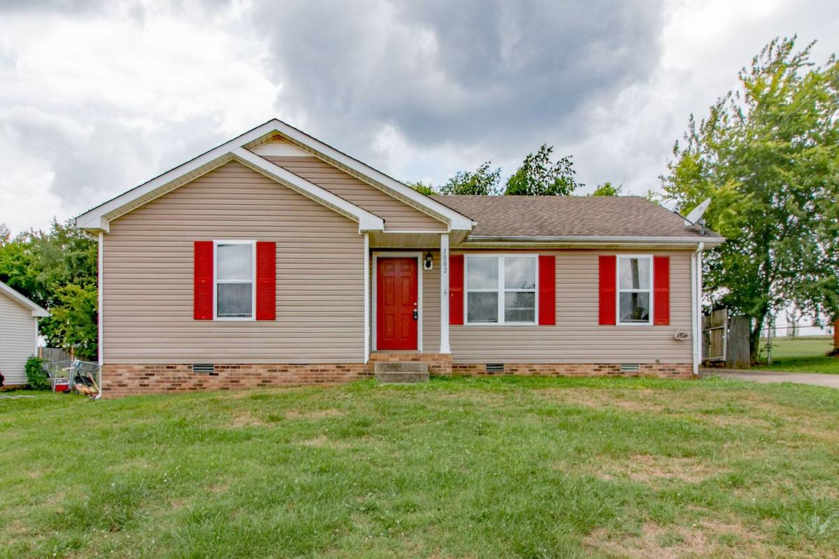 House for rent at 1002 Poppy Seed Dr, Oak Grove, KY 42262