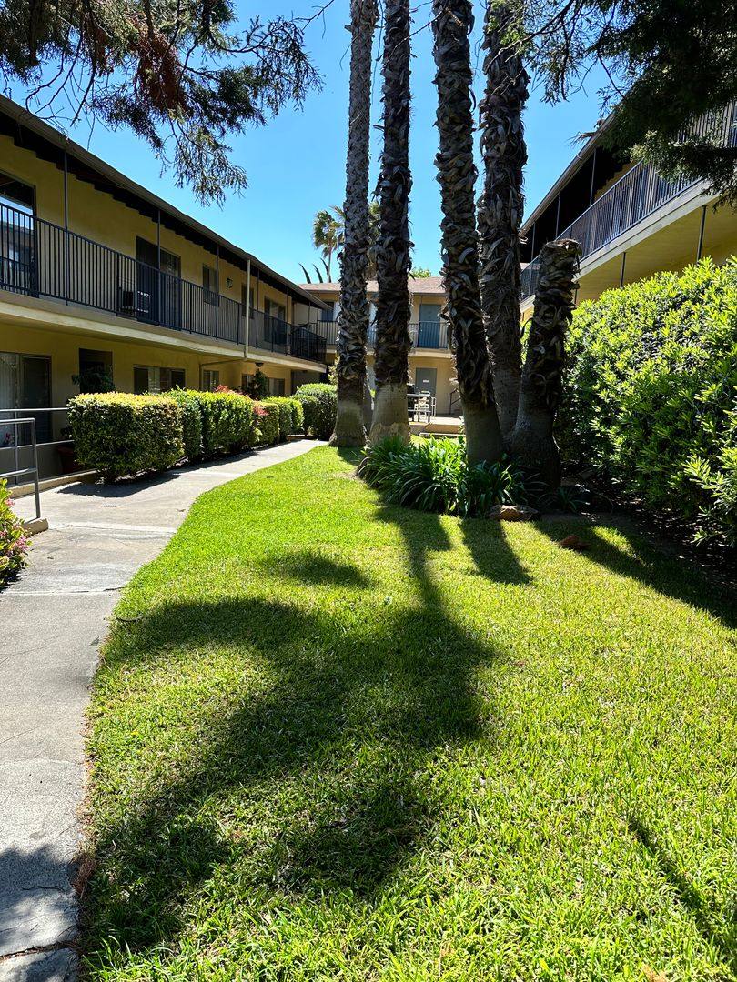 Apartment for rent at 1760 State St, South Pasadena, CA 91030