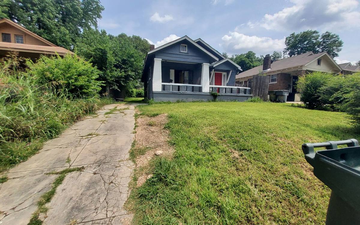 Apartment for rent at 522-524 E Gage Ave, Memphis, TN 38106