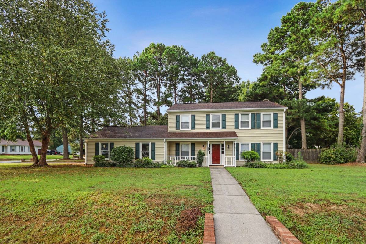 House for rent at 130 Camelot Crescent, Yorktown, VA 23693