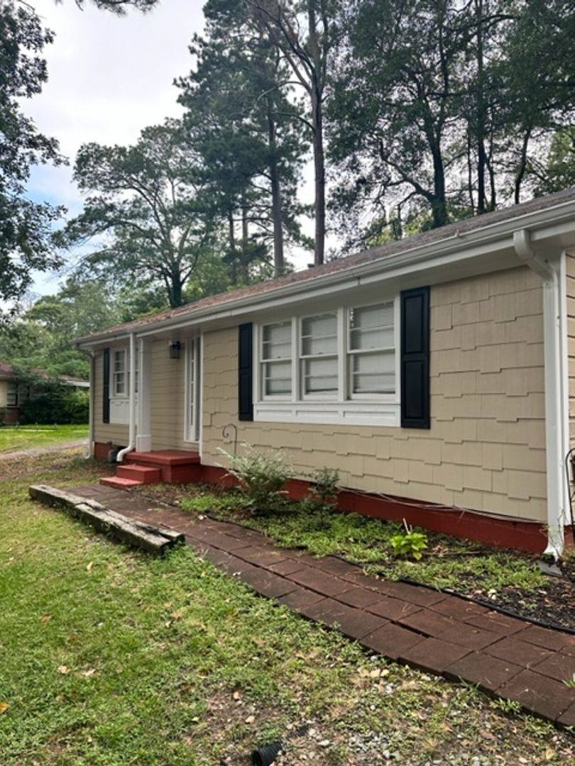 House for rent at 406 Christopher Dr, Gainesville, GA 30501