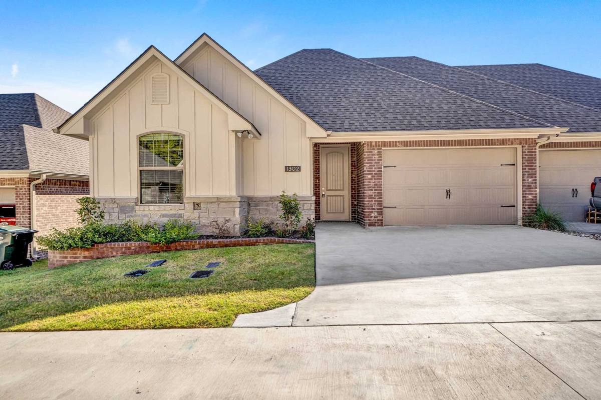 Townhouse for rent at 5905 Eagles Nest Blvd, Tyler, TX 75703