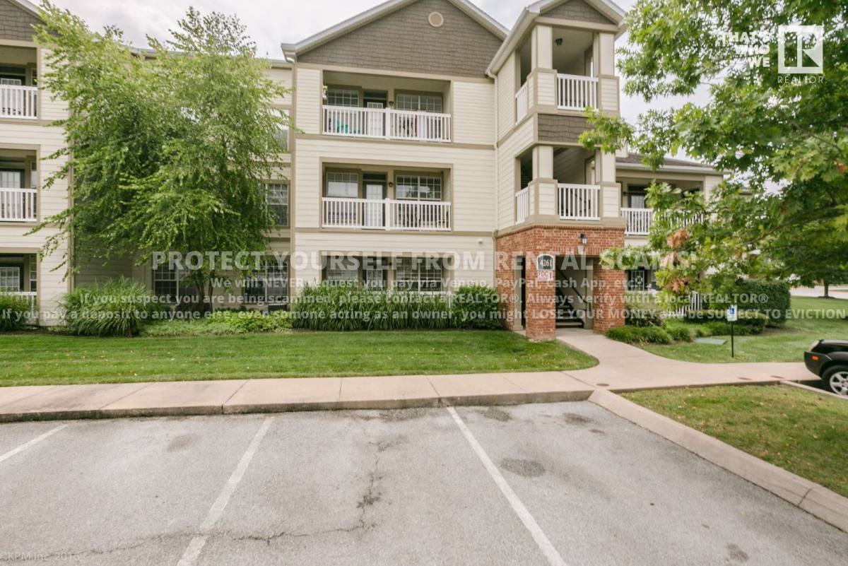 Condo for rent at 4261 NE Meadow Creek Circle, Fayetteville, AR 72703