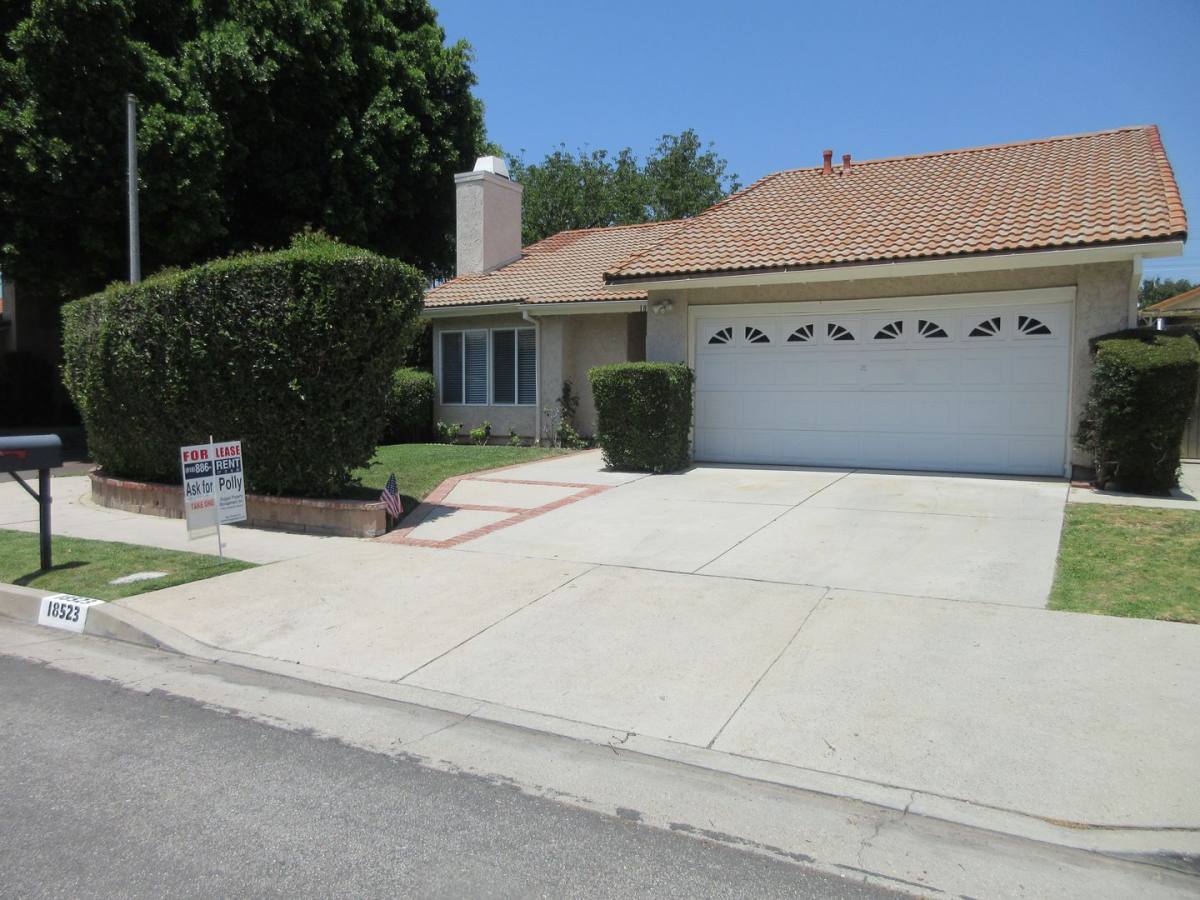 House for rent at 18523 Kinzie St, Northridge, CA 91324