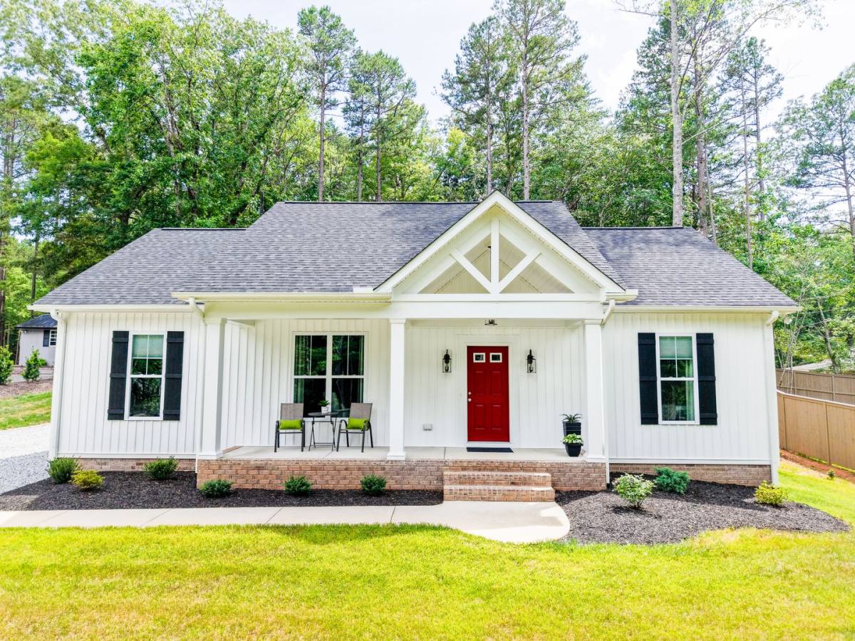 House for rent at 762 Lakefront Dr, Clarksville, VA 23927