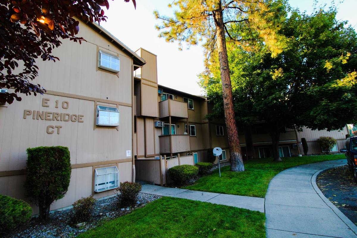 Apartment for rent at 10 E Pineridge Court, Spokane, WA 99208