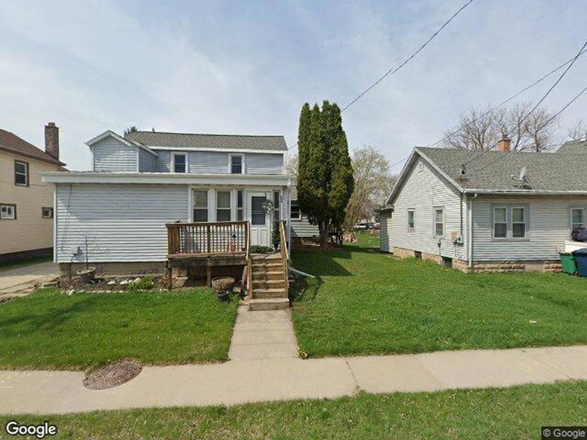 Apartment for rent at 196 N Brooke St, Fond Du Lac, WI 54935