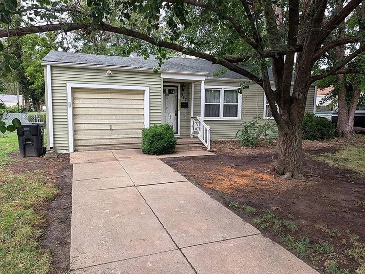 House for rent at 947 Roach, Salina, KS 67401