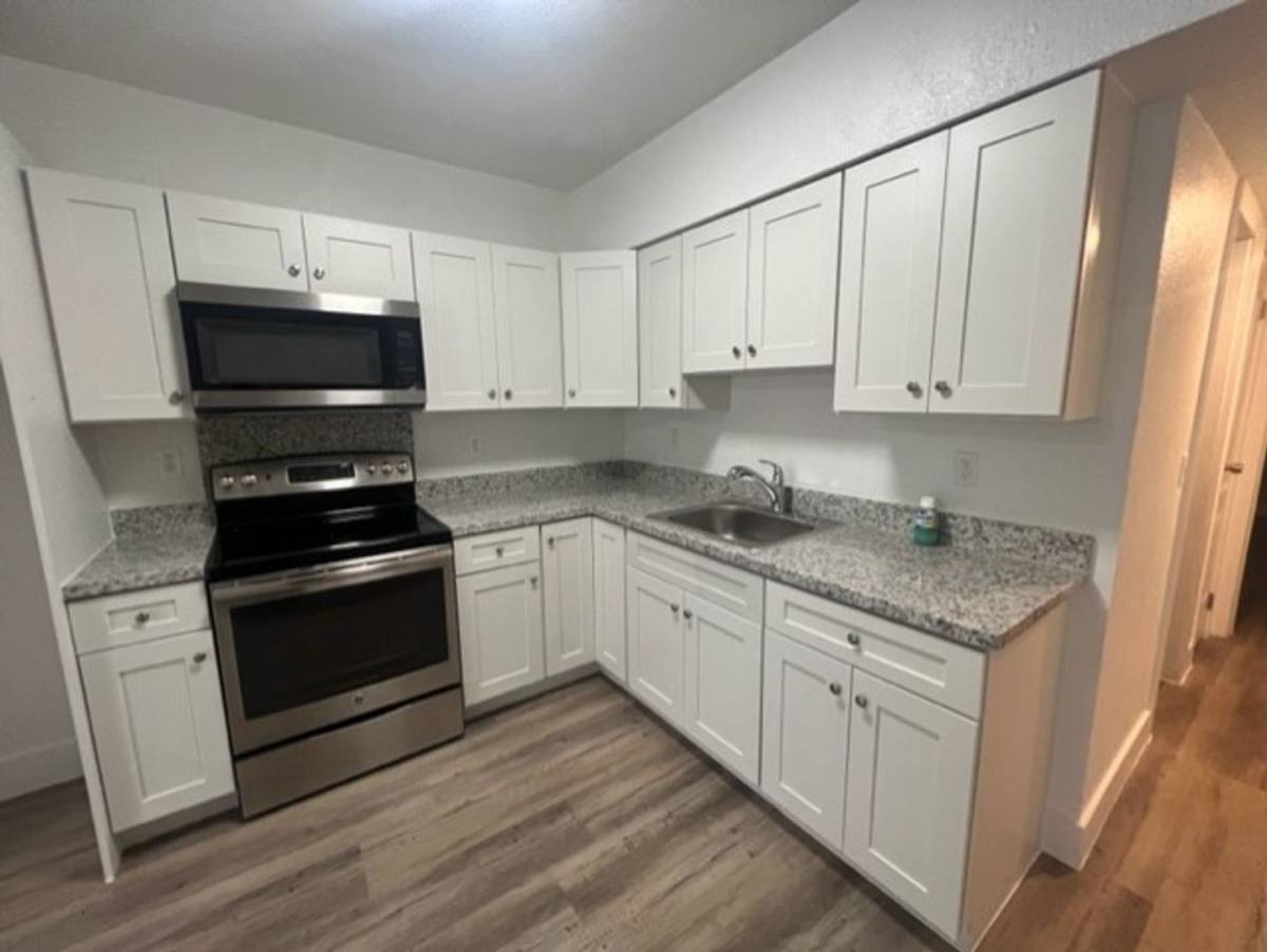 Apartment for rent at 1928 Jefferson St, Hollywood, FL 33020