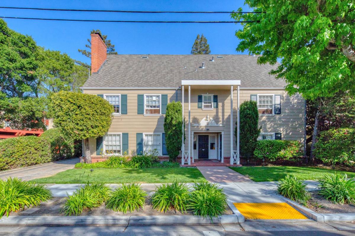 Apartment for rent at 1441-1445 Bellevue Ave, Burlingame, CA 94010
