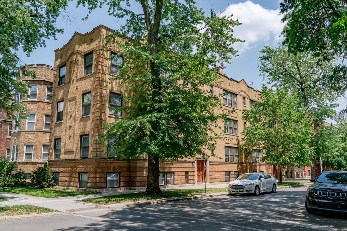 Apartment for rent at 2616-2622 W Gunnison St, Chicago, IL 60625