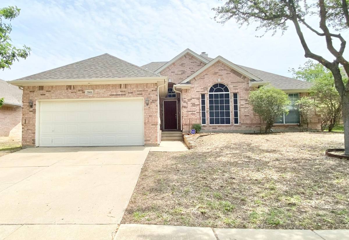 7905 Copper Canyon Dr, Arlington, TX 76002