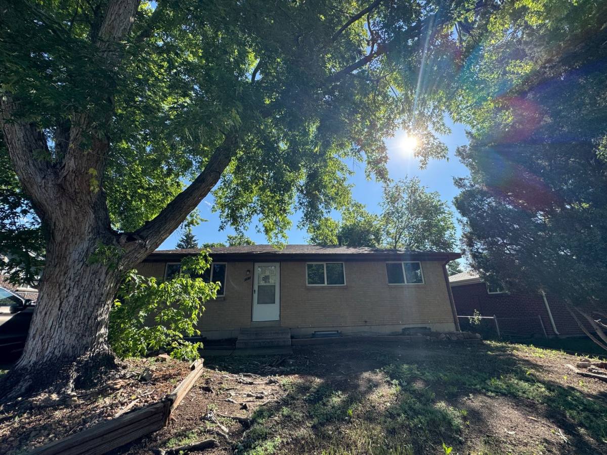 House for rent at 143 S Brentwood Dr, Colorado Springs, CO 80910