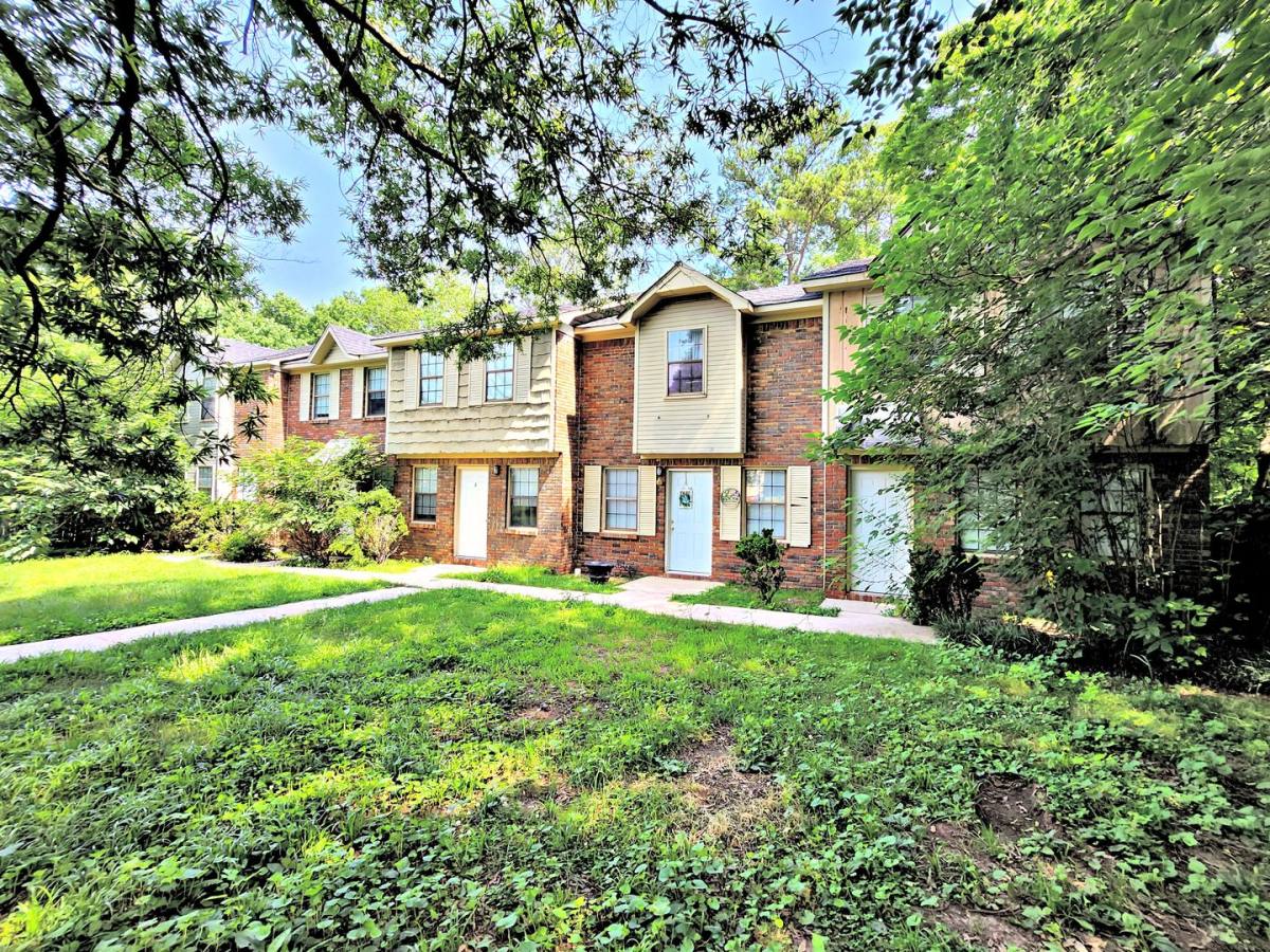 Townhouse for rent at 1220 N St SE, Decatur, AL 35601