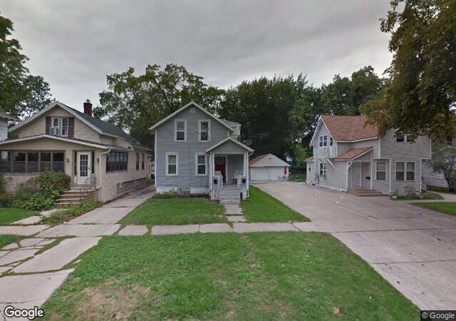 Apartment for rent at 334 S Van Buren St, Green Bay, WI 54301