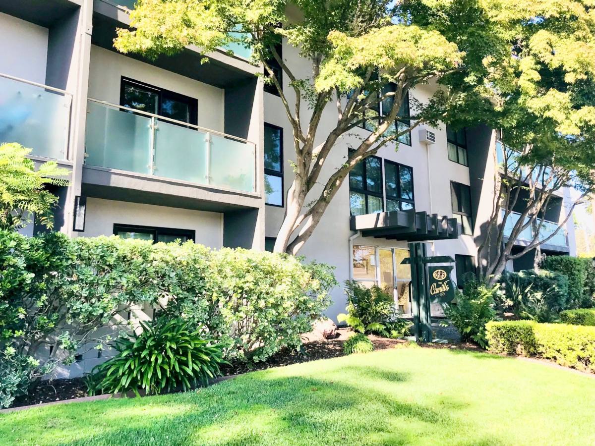 Apartment for rent at 2685 California St, Mountain View, CA 94040