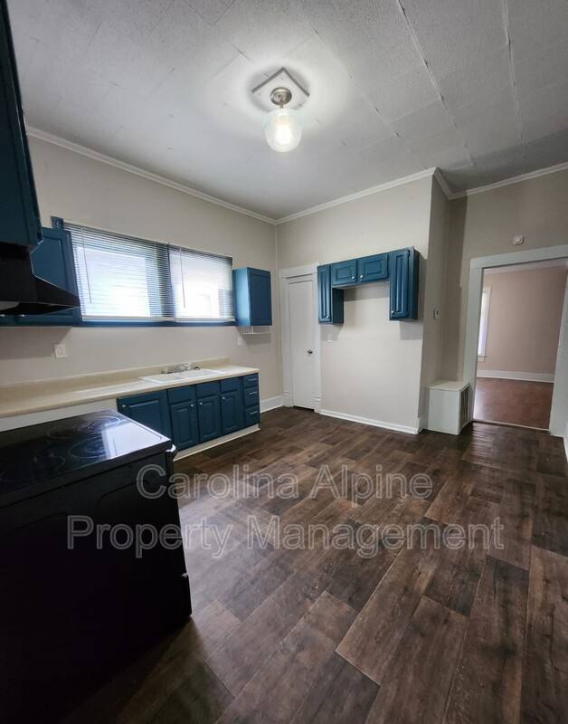 House for rent at 1028 S Main St, Salisbury, NC 28144